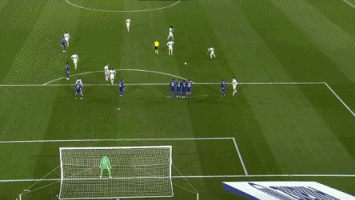 德甲战报：伯克特双响，卡明斯基闪击，法兰克福4-3险胜科隆